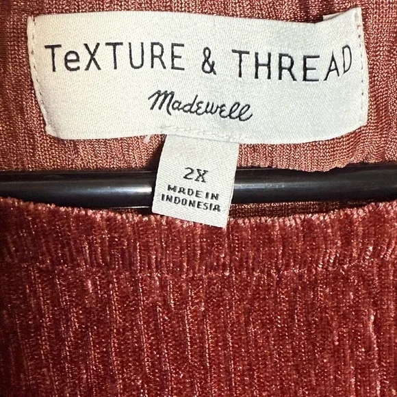 Madewell Texture & Thread Burgundy Crinkle Velvet Top 2X - Picture 5 of 8